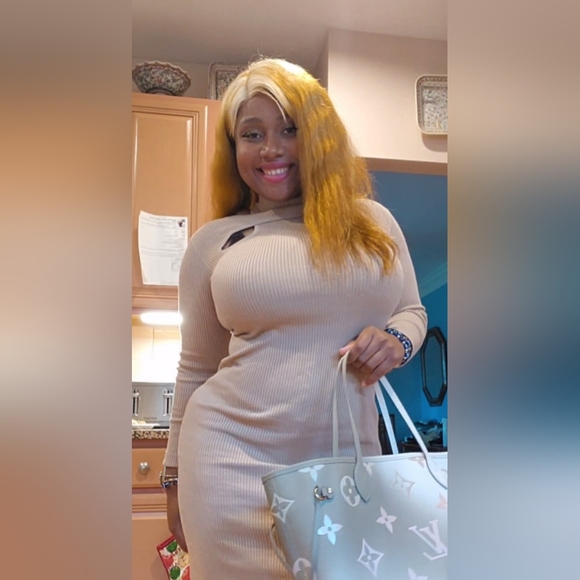 @Luxalldayllc is 🥵live boujees Sharing 🔥🔥🔥 Super Luxurious Handbags and More - Picture 6 of 17